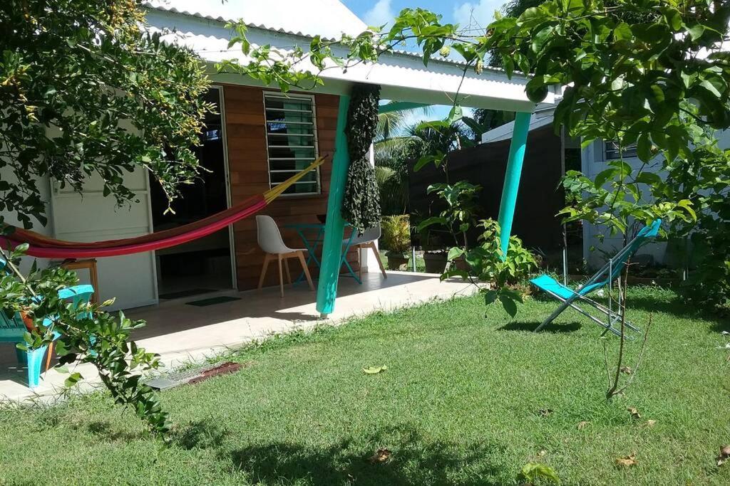 Gite Cajou Dans Jardin Tropical Ventile A Sainte-Anne מראה חיצוני תמונה