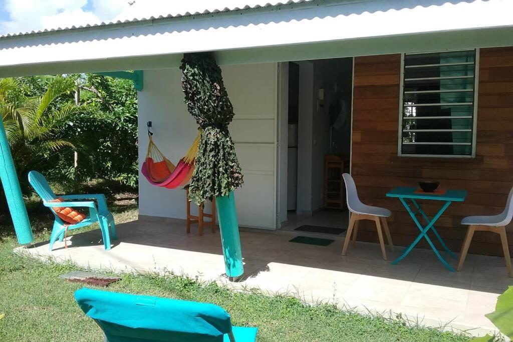 Gite Cajou Dans Jardin Tropical Ventile A Sainte-Anne מראה חיצוני תמונה