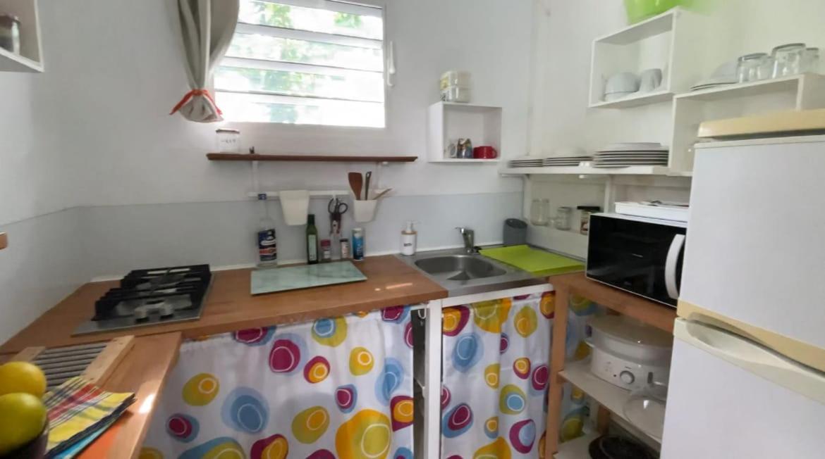 Gite Cajou Dans Jardin Tropical Ventile A Sainte-Anne מראה חיצוני תמונה