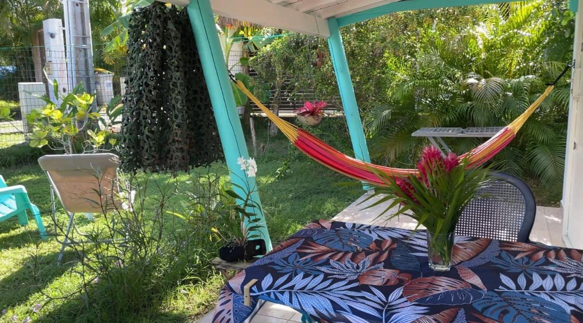 Gite Cajou Dans Jardin Tropical Ventile A Sainte-Anne מראה חיצוני תמונה