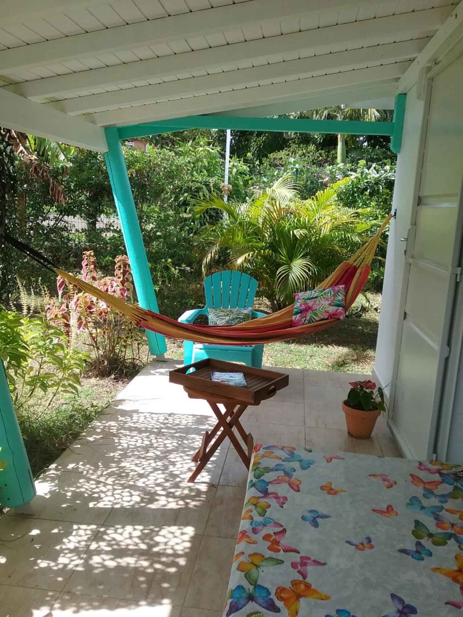 Gite Cajou Dans Jardin Tropical Ventile A Sainte-Anne מראה חיצוני תמונה